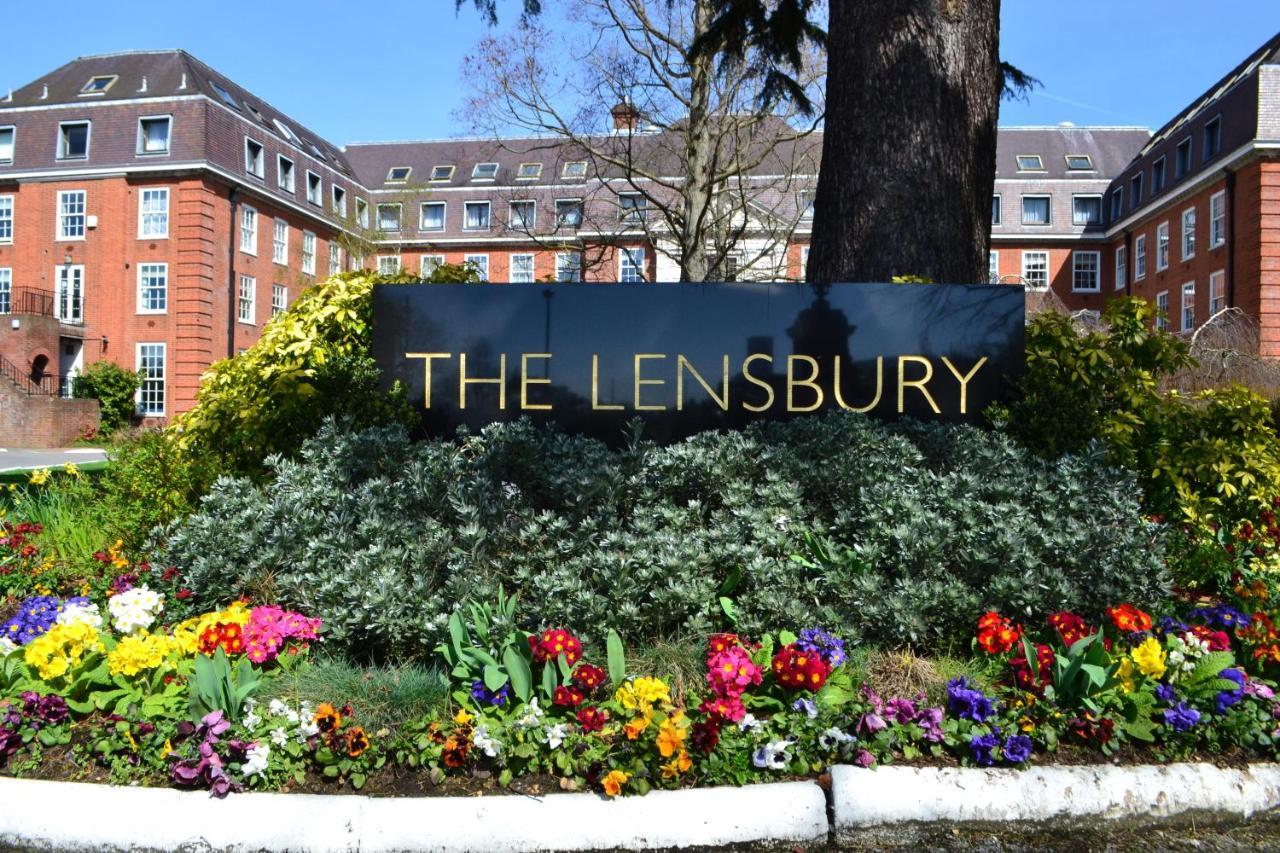 The Lensbury Resort Teddington Dış mekan fotoğraf